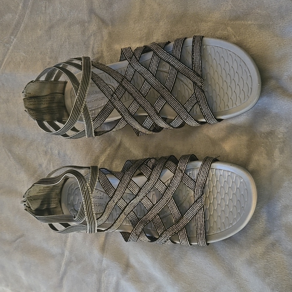 Strappy back zip sandal